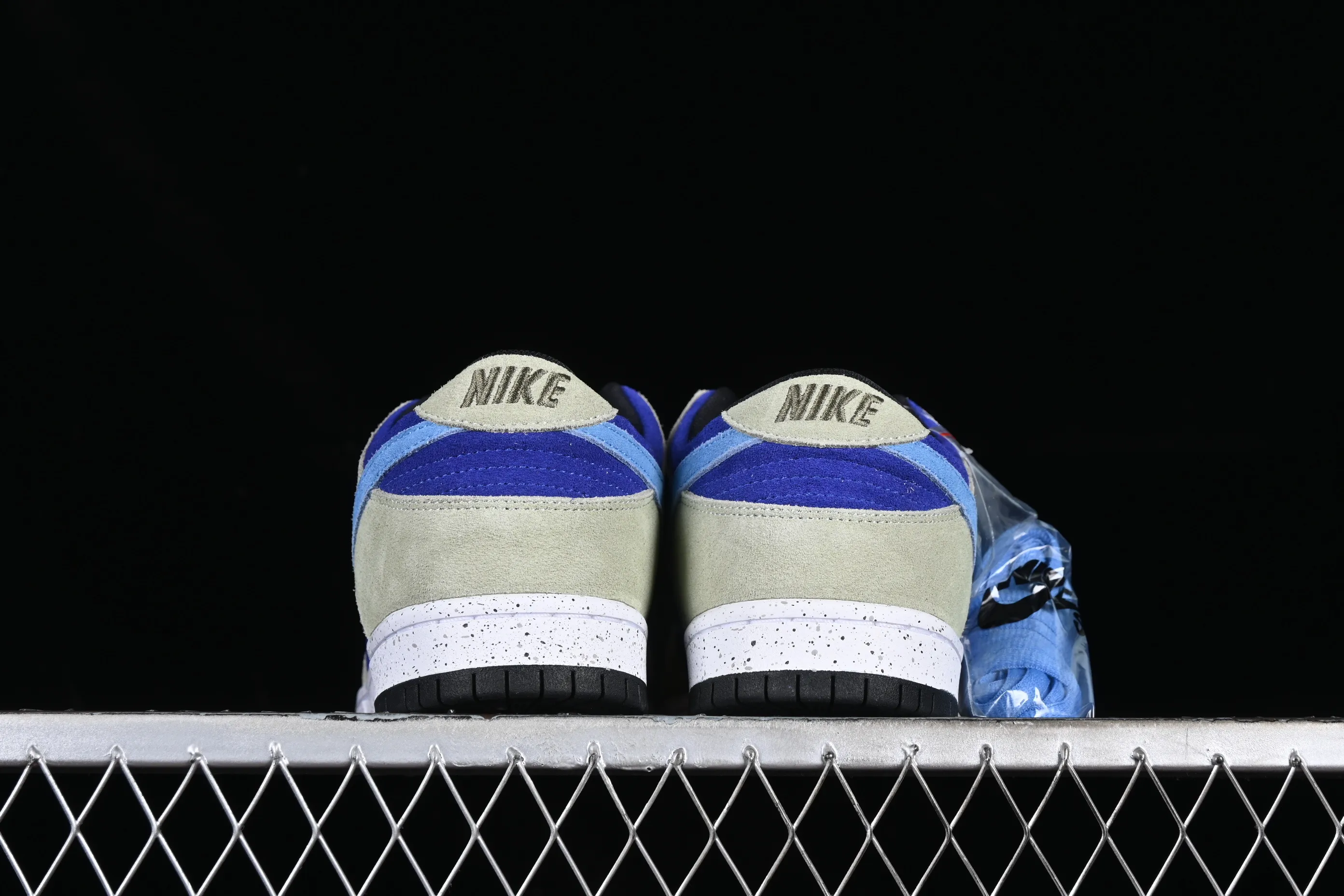 All categories Nk SB Dunk Series Nk SB Dunk Low low-top sneakers Nk SB Dunk Low Prm Khaki Blue SB smashed backboard fashion casual sneakers BQ6817-301